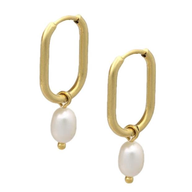 Earring "Hanging Pearls"
