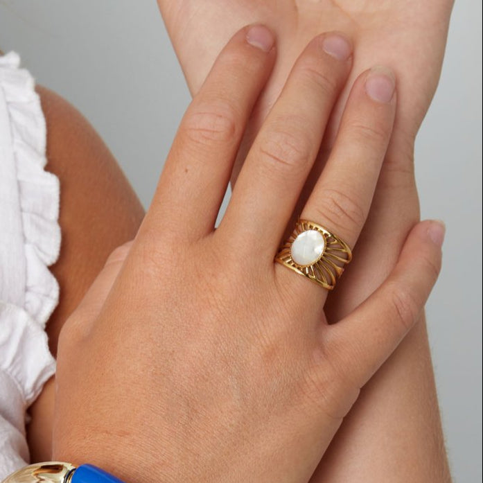 &quot;Lotus Opal&quot; verstellbarer Ring mit Perle